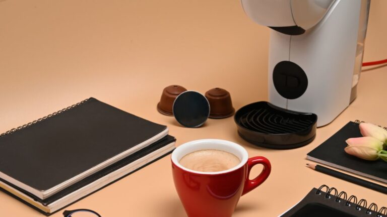 Cafeteira pó e cápsula