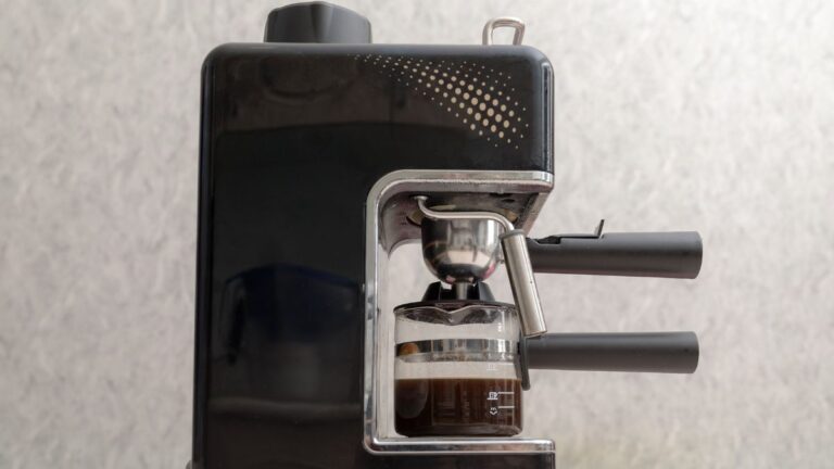 cafeteira elétrica preta