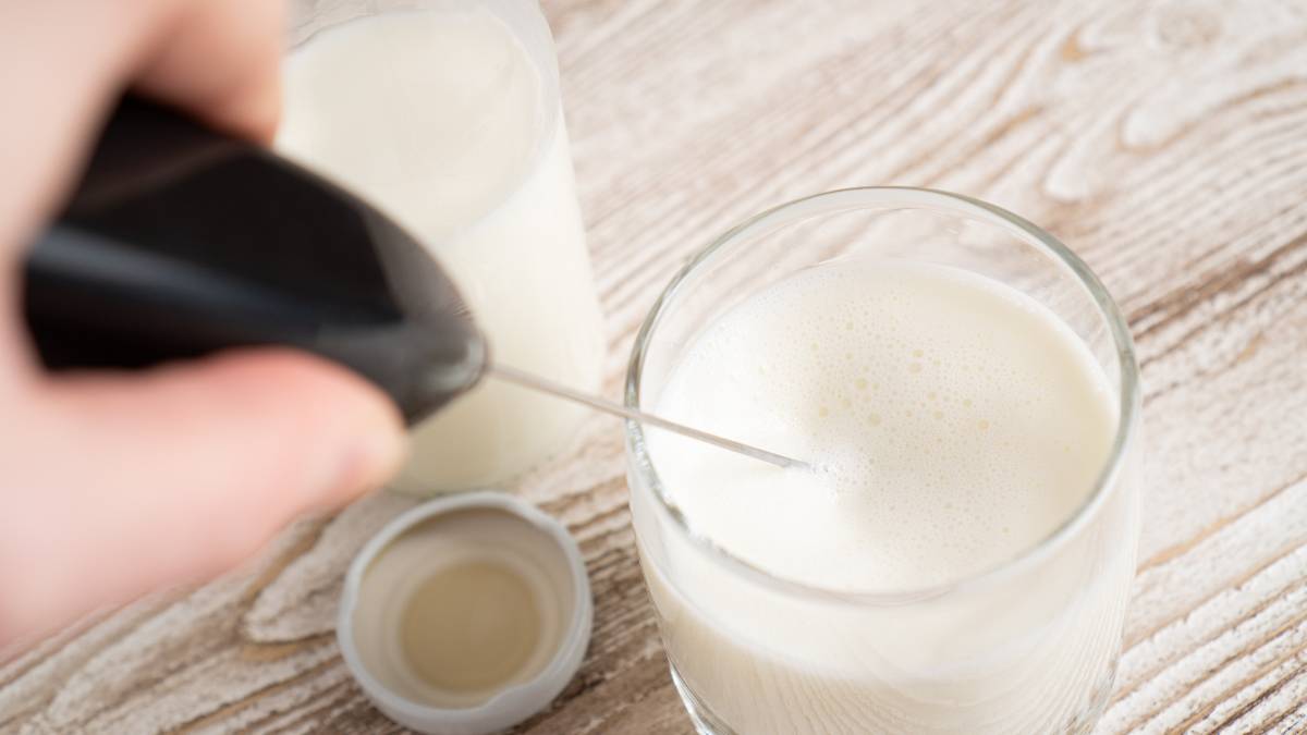 espuma de leite no copo